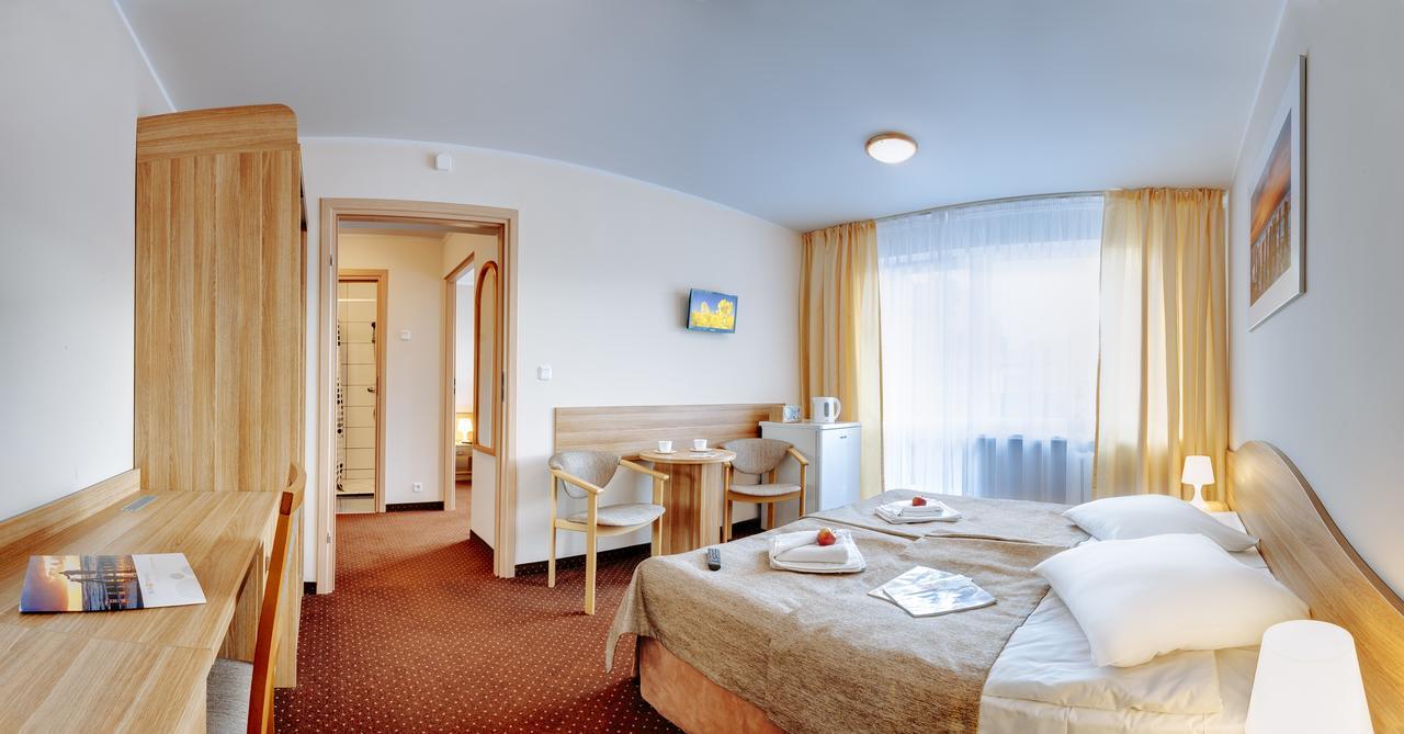 Osrodek Wypoczynkowy Varsowia Hotel Miedzywodzie Exterior photo