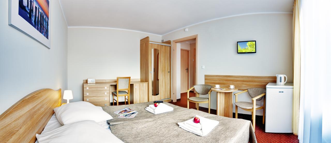 Osrodek Wypoczynkowy Varsowia Hotel Miedzywodzie Exterior photo